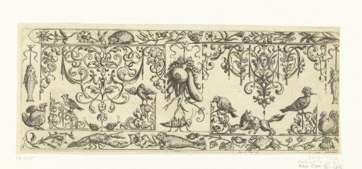 Border decoration with a lobster, a seal and a crab at the bottom