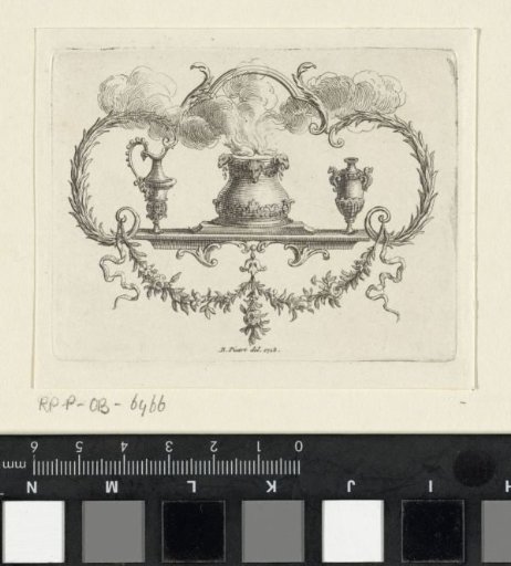 Ornament with an altar and a jug and vase