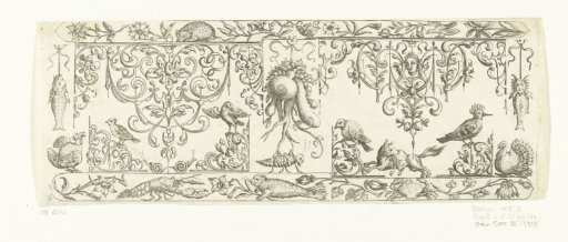 Border decoration with a lobster, a seal and a crab at the bottom