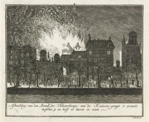 Fire of the theatre on the Keizersgracht in Amsterdam seen from the opposite side of the Keizersgracht, 1772