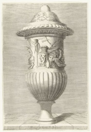 Urn with lid