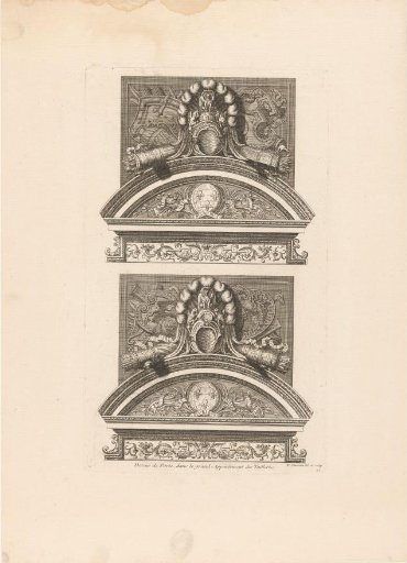 Overdoor with helmets and weapons