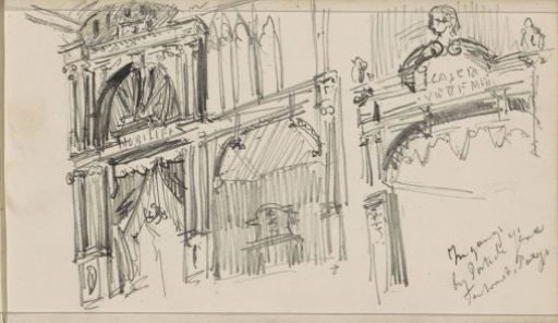 Facade with an entrance gate in Paris