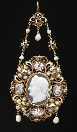 Pendant
