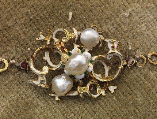 Dress Ornaments