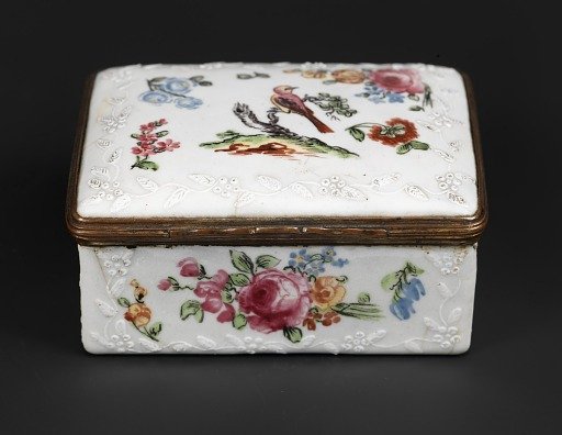 Snuffbox