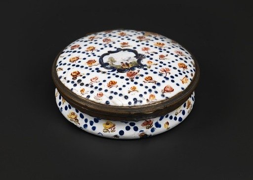Snuffbox