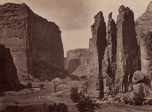 Cañon de Chelle. Walls of the Grand Cañon about 1200 Feet in Height.