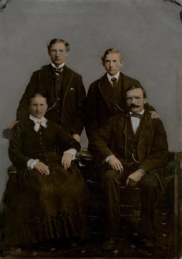 [Three Men and a Woman]